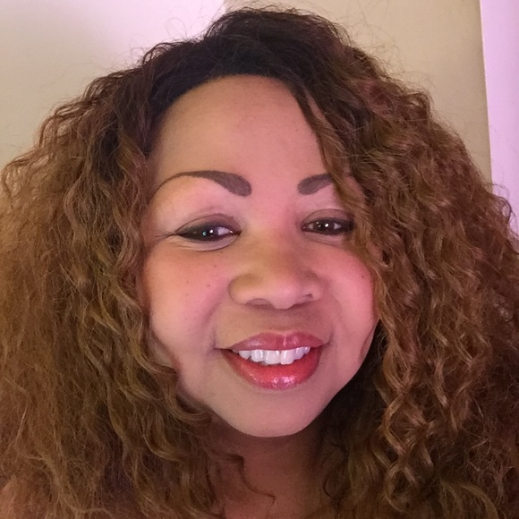 Meet your Posher, Heidi - Picture 1 of 1